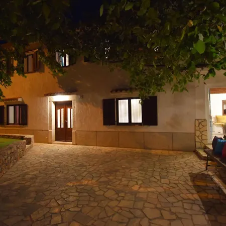 House Vira With A Pool *