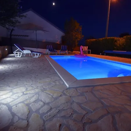 House Vira With A Pool Ferienhaus Hreljin