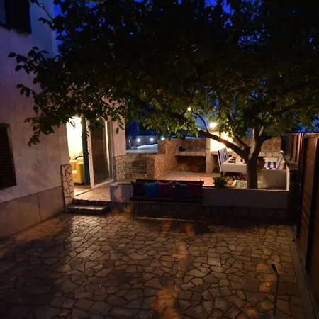 House Vira With A Pool * Hreljin