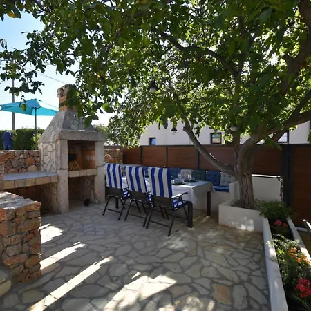House Vira With A Pool Ferienhaus Hreljin