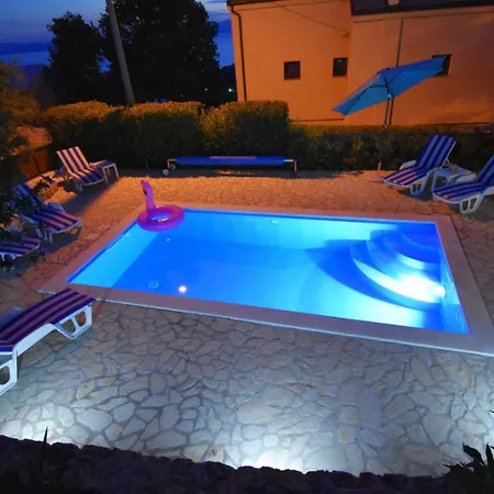 House Vira With A Pool * Hreljin