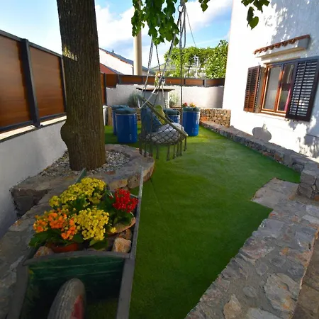 House Vira With A Pool Ferienhaus Hreljin